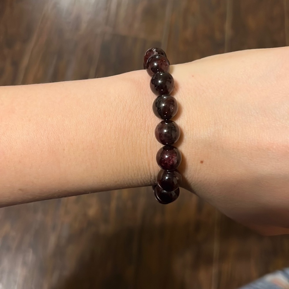 Garnet bead bracelet